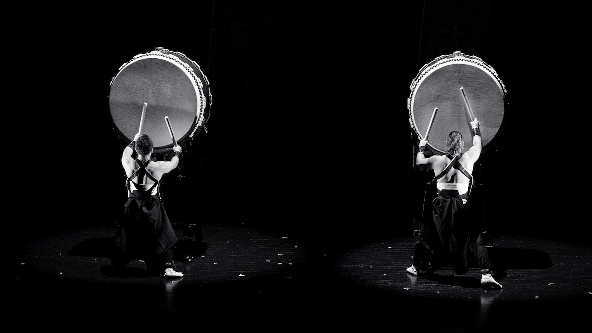 2台の大太鼓によるオープニング演奏